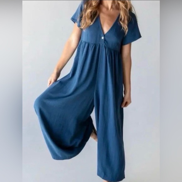 NATURAL LIFE Pants - NATURAL LIFE Avery Blue V-Neck Wide-Leg Jumpsuit, Size Medium
